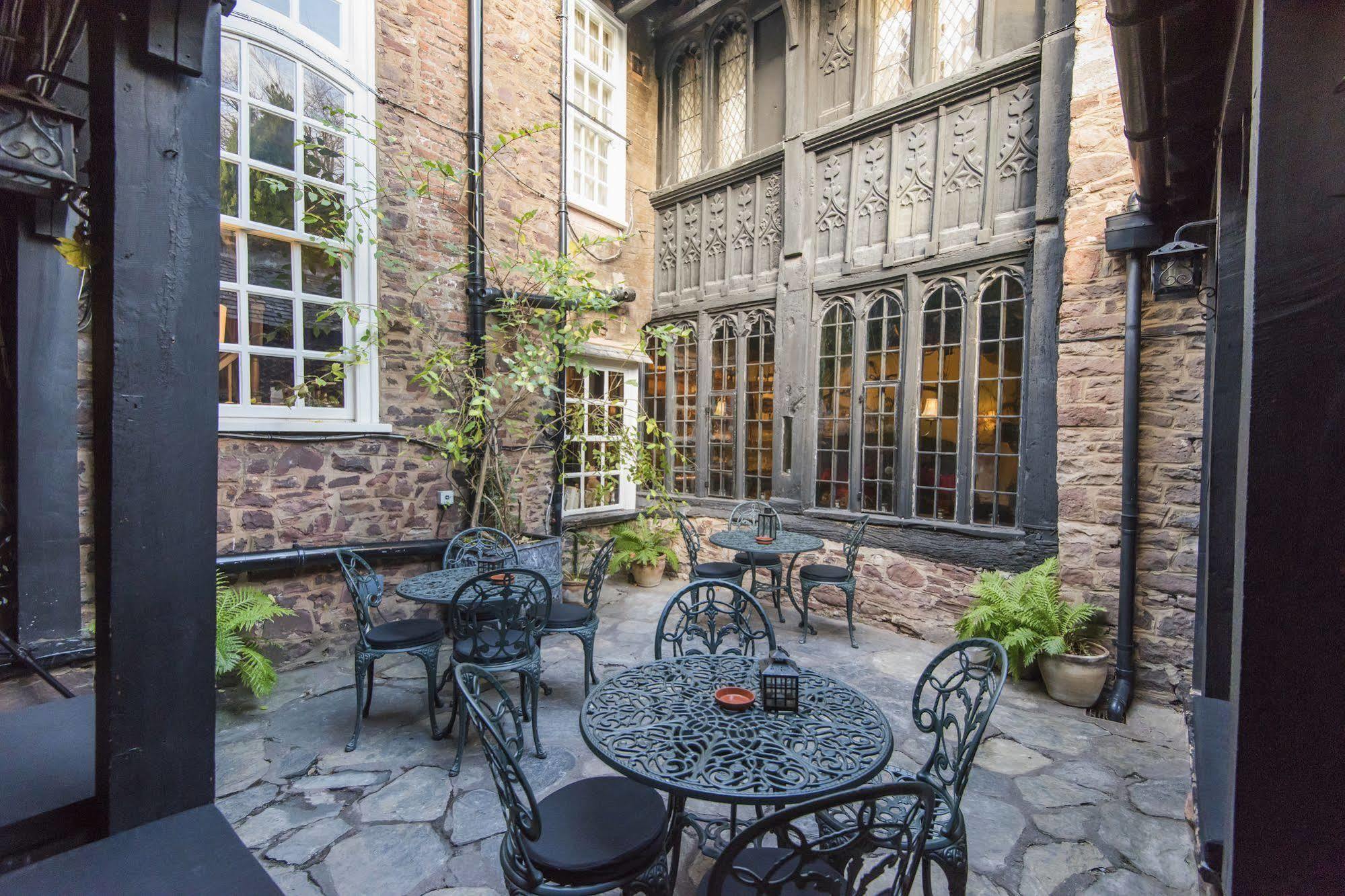 Luttrell Arms Hotel