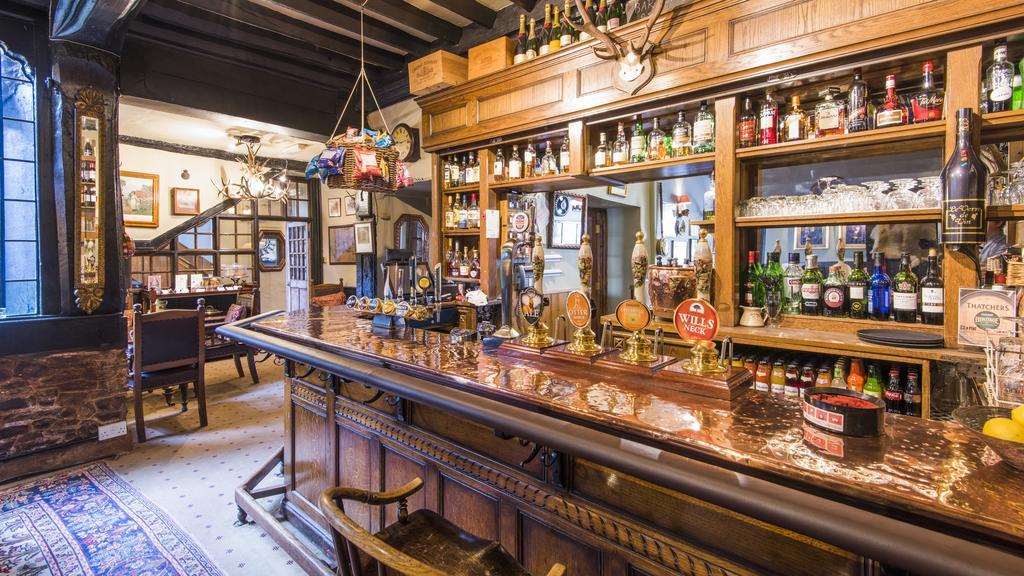 Luttrell Arms